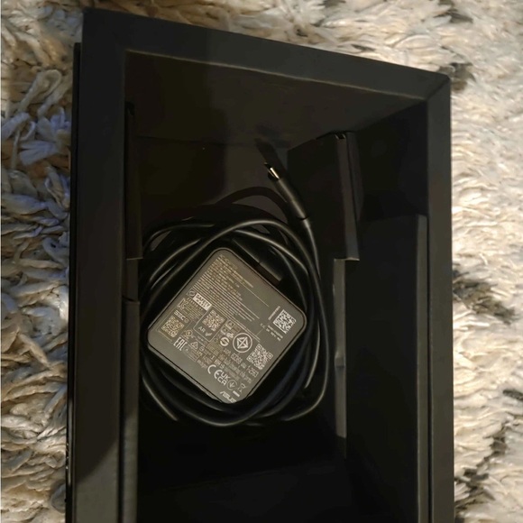 ASUS ROG Handheld Console - Black - Picture 3 of 4